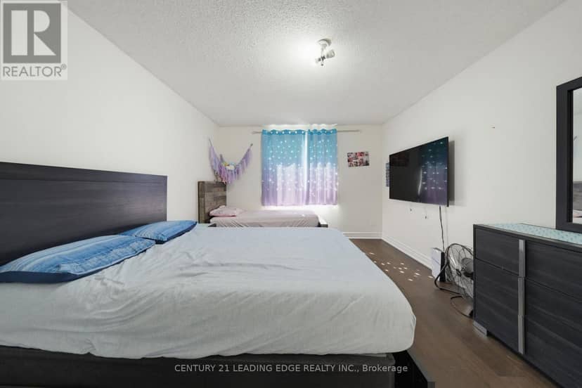 2353 Wildwood Crescent — photo 31 of 40