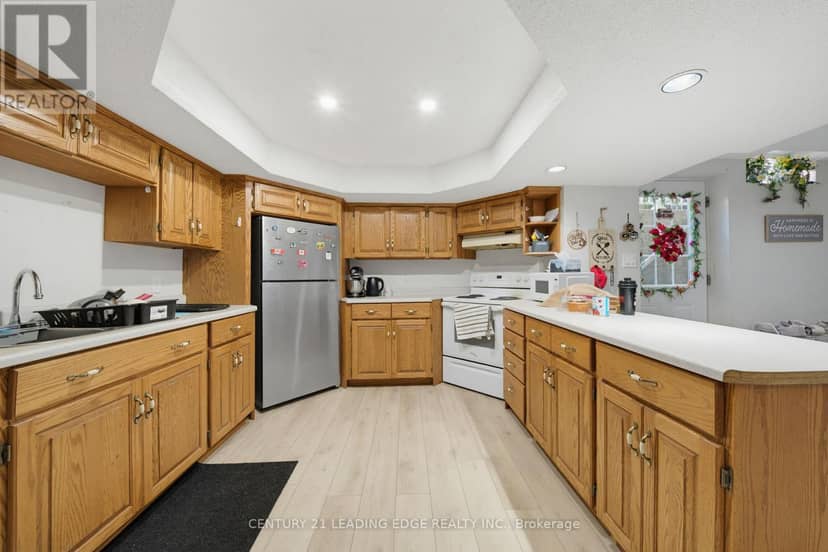2353 Wildwood Crescent — photo 40 of 40