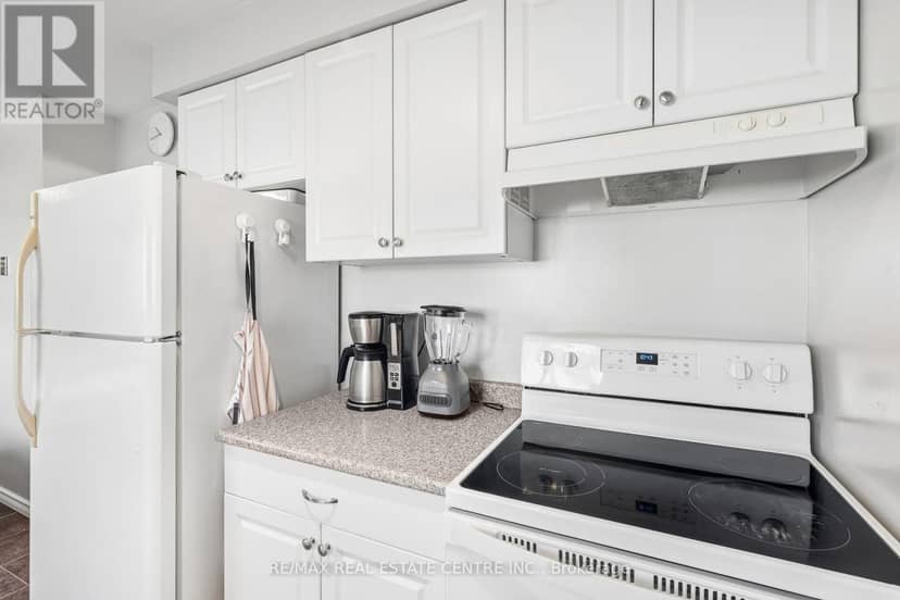 15 - 33 Celeste Drive — photo 24 of 40