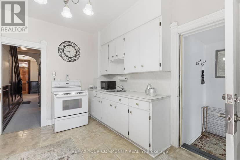 330 Main Street — photo 20 of 40