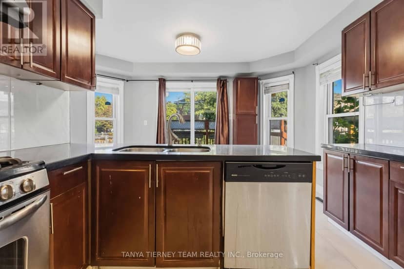 11 Hunter Drive — photo 16 of 40