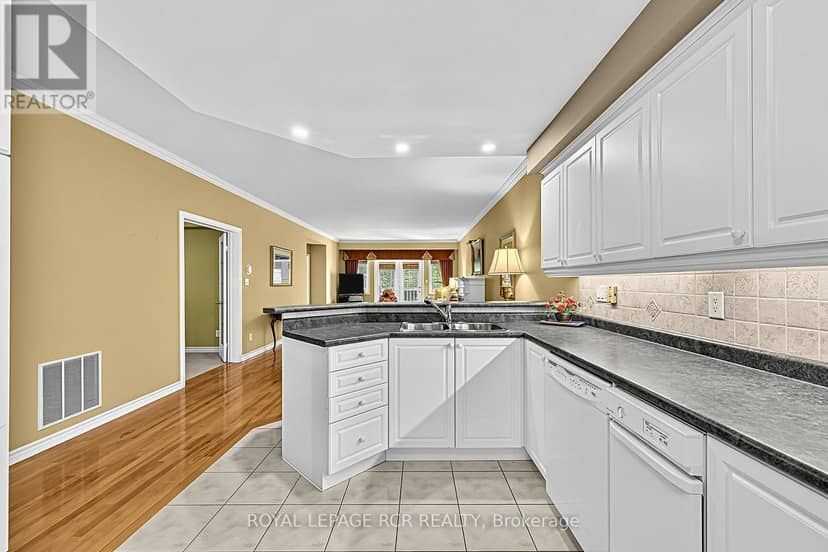 11 - 520 Silken Laumann Drive — photo 17 of 40