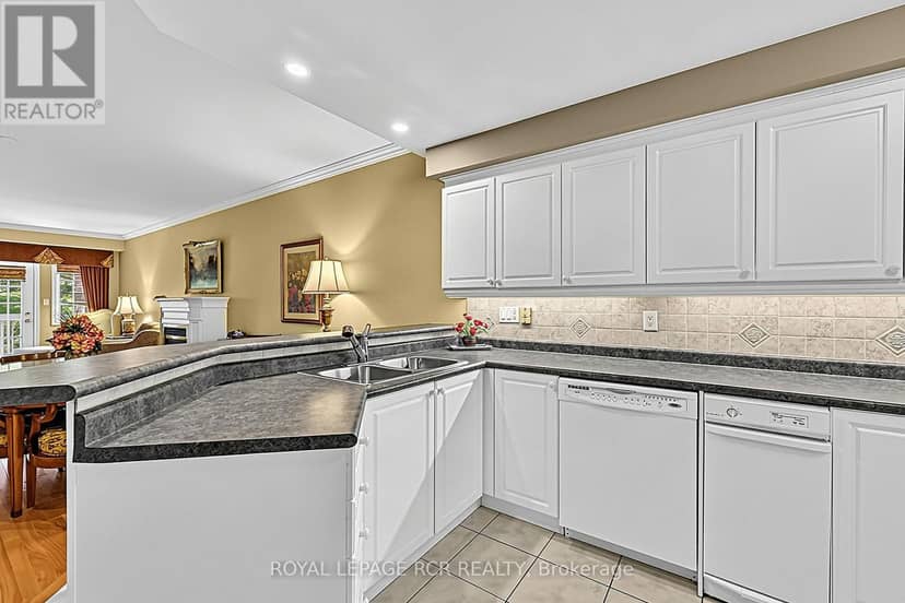 11 - 520 Silken Laumann Drive — photo 18 of 40