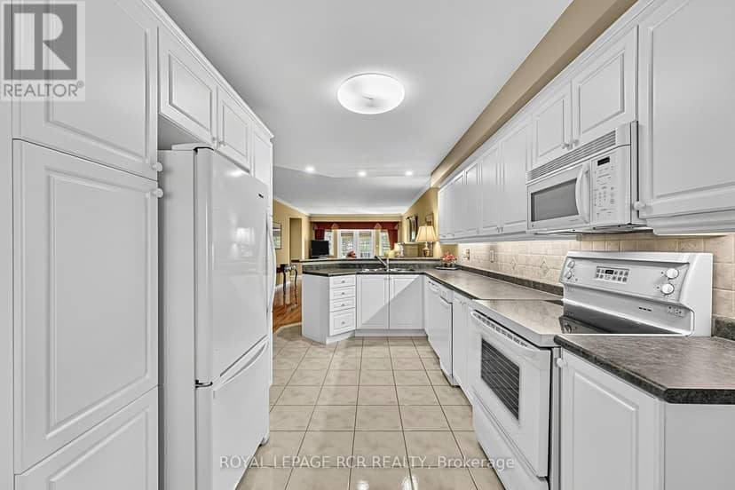 11 - 520 Silken Laumann Drive — photo 22 of 40