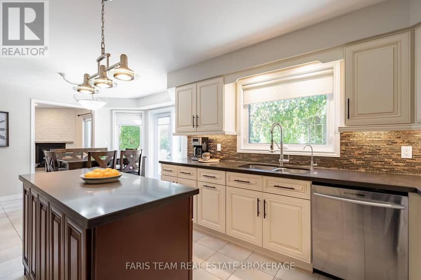 142 Nelson Street — photo 10 of 40