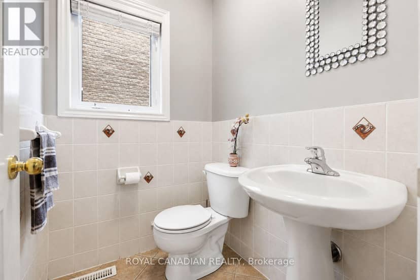 264 Country Lane — photo 13 of 34