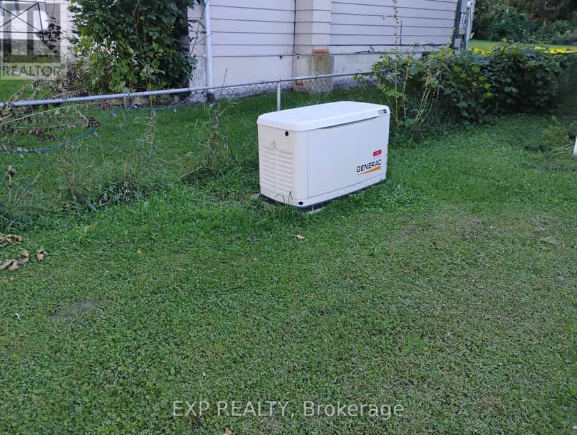 4044 Bayview Avenue — photo 13 of 27