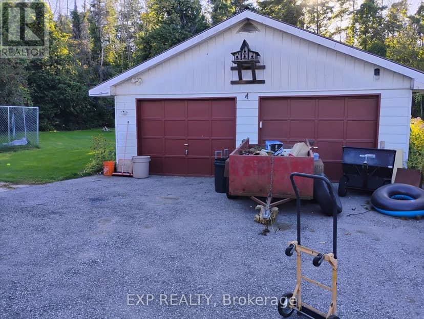 4044 Bayview Avenue — photo 4 of 27