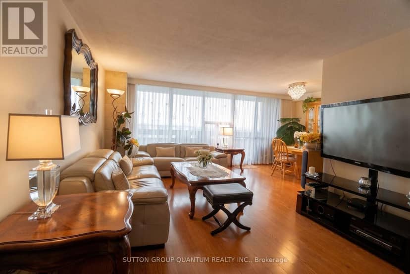 1810 - 11 Wincott Drive, Toronto, photo 2