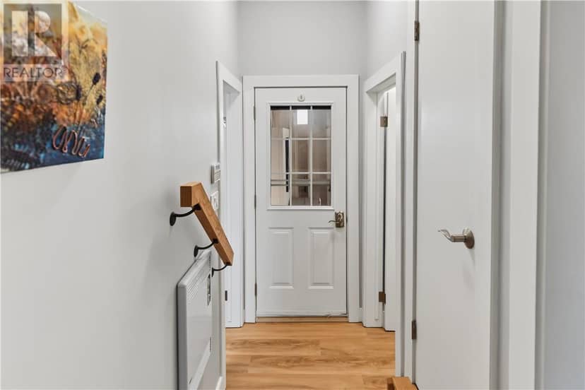 1243 Hawthorne Drive — photo 33 of 40