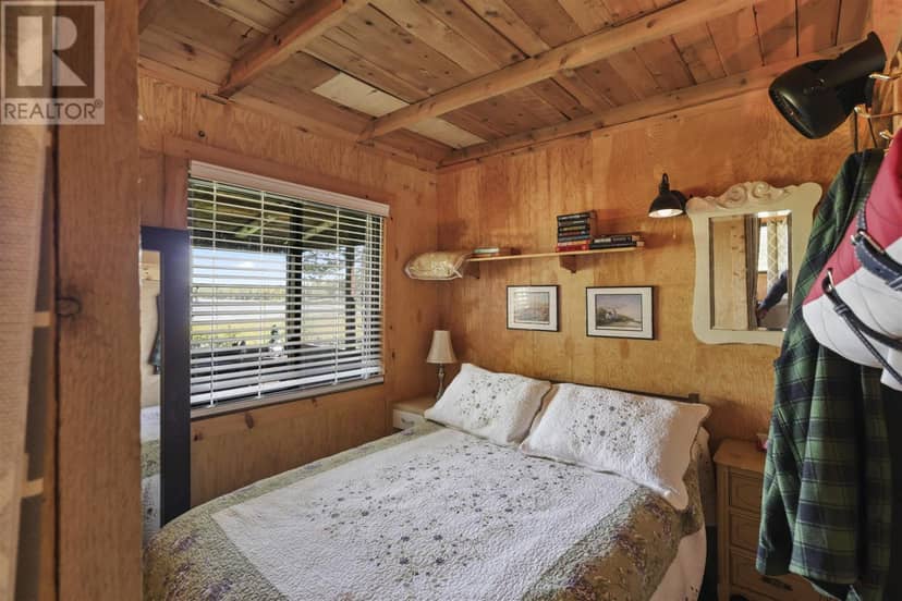 271 Smith Bay RD, District of Manitoulin — photo 14 of 34
