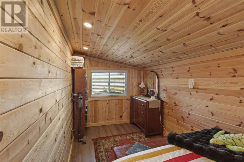 271 Smith Bay RD, District of Manitoulin — photo 16 of 34