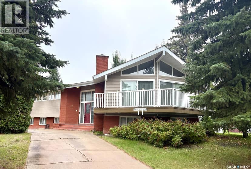 7 Driftwood CRESCENT — photo 1 of 23