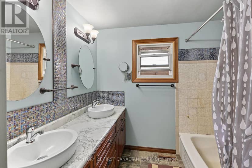 48 Corinth Court — photo 17 of 40
