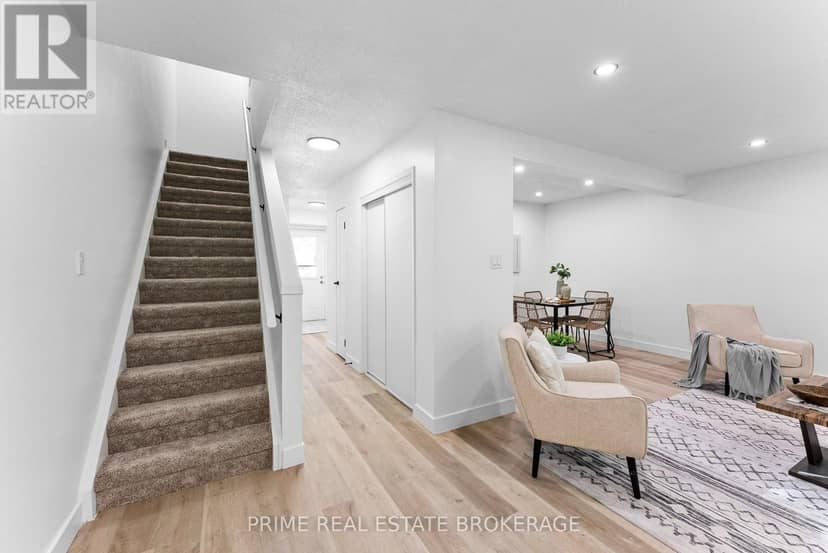 29 - 35 Waterman Avenue — photo 11 of 38