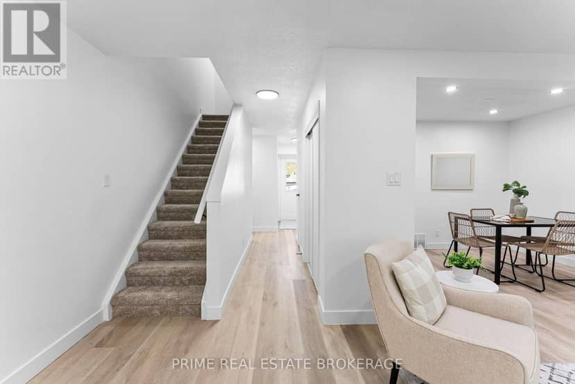 29 - 35 Waterman Avenue — photo 12 of 38