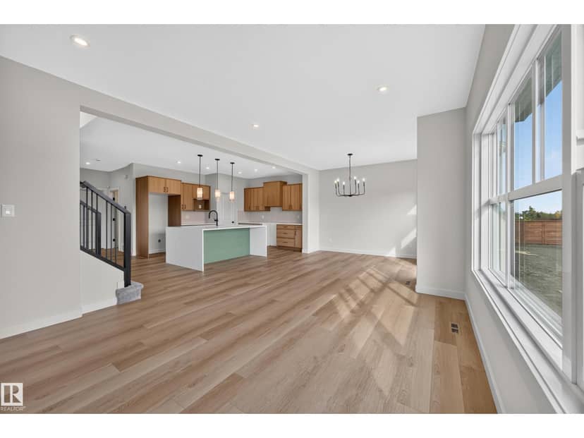 205 Hampshire Pt — photo 11 of 40