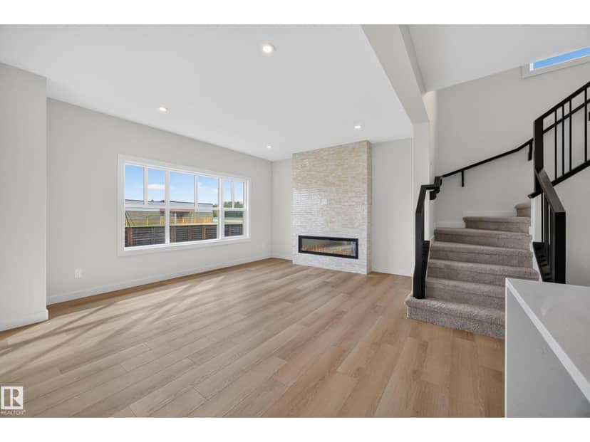 205 Hampshire Pt — photo 13 of 40