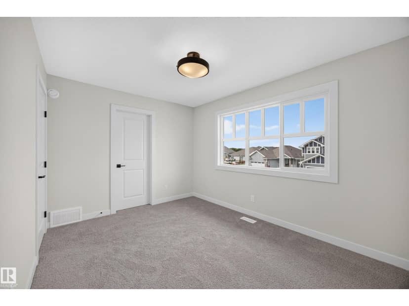 205 Hampshire Pt — photo 16 of 40