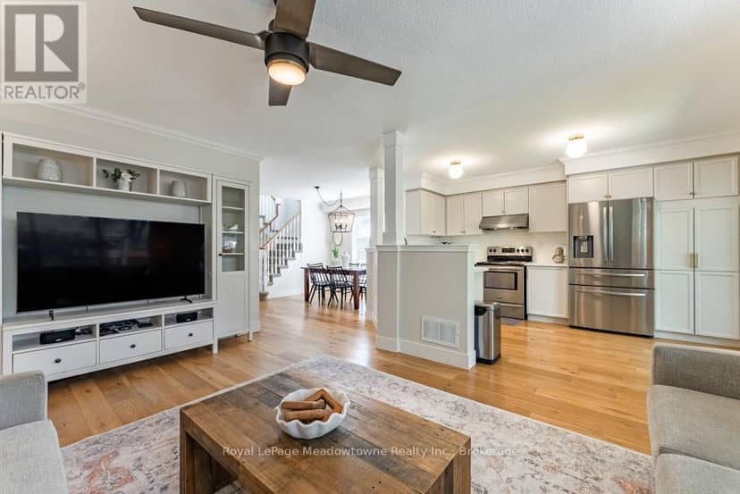 407 Baverstock Crescent — photo 12 of 40