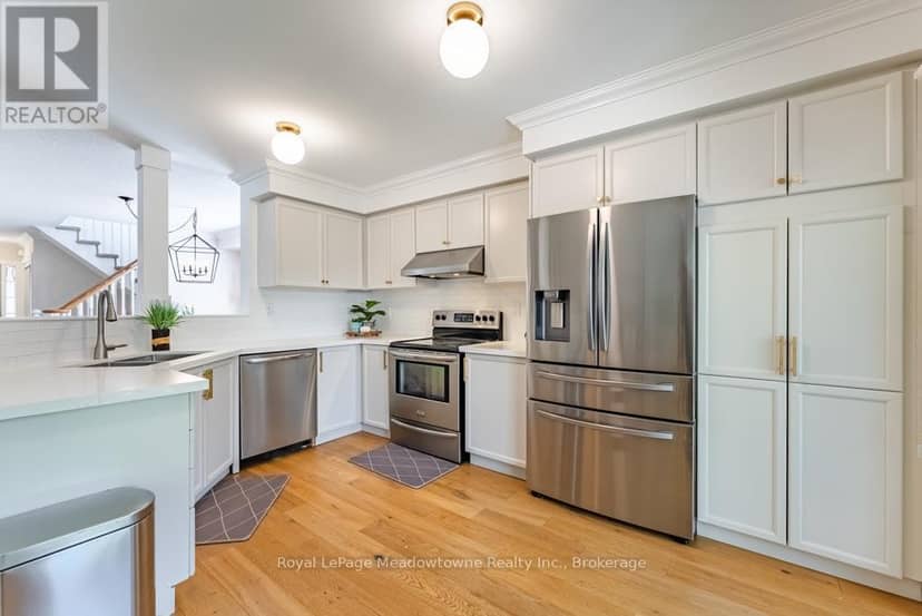 407 Baverstock Crescent — photo 14 of 40