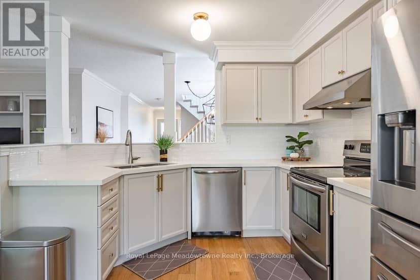 407 Baverstock Crescent — photo 15 of 40