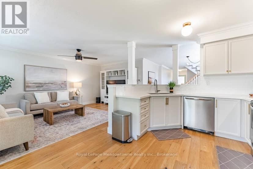 407 Baverstock Crescent — photo 16 of 40