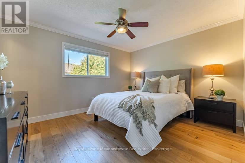 407 Baverstock Crescent — photo 21 of 40
