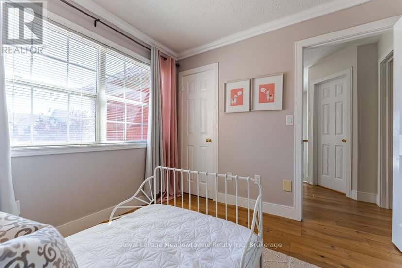 407 Baverstock Crescent — photo 27 of 40
