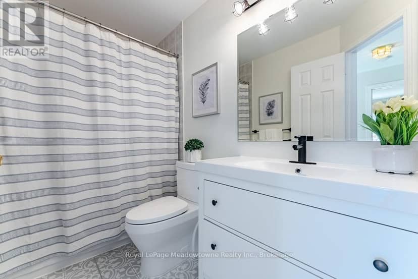 407 Baverstock Crescent — photo 30 of 40
