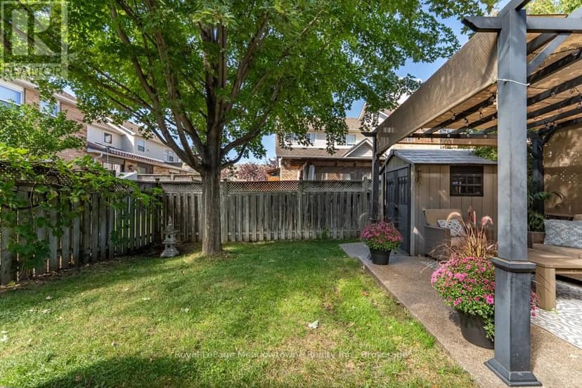 407 Baverstock Crescent — photo 39 of 40