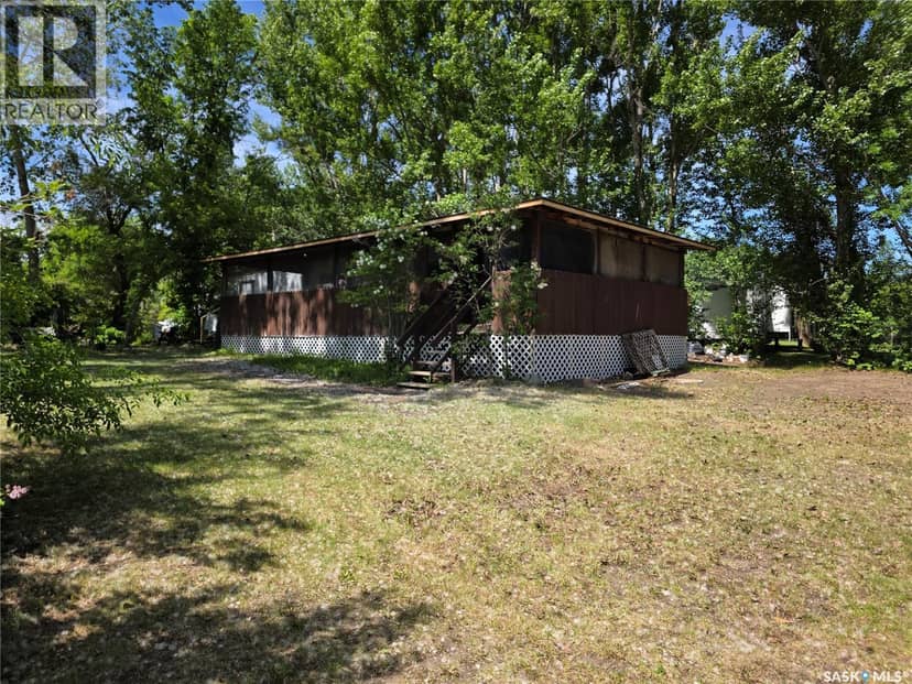 414 Zealandia AVENUE, Coteau Beach, photo 2