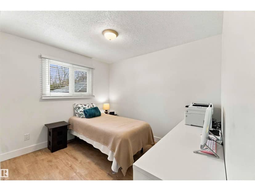 5907 53A AV — photo 26 of 40