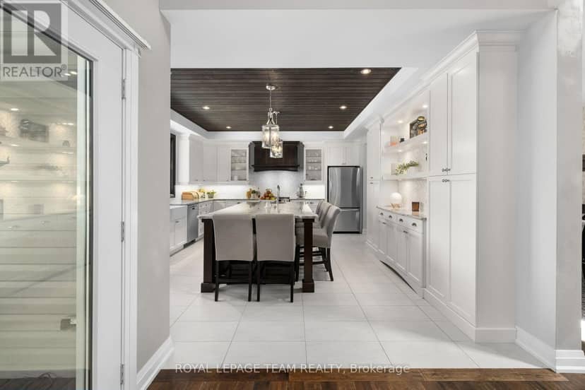 60 De La Rive Drive — photo 11 of 40