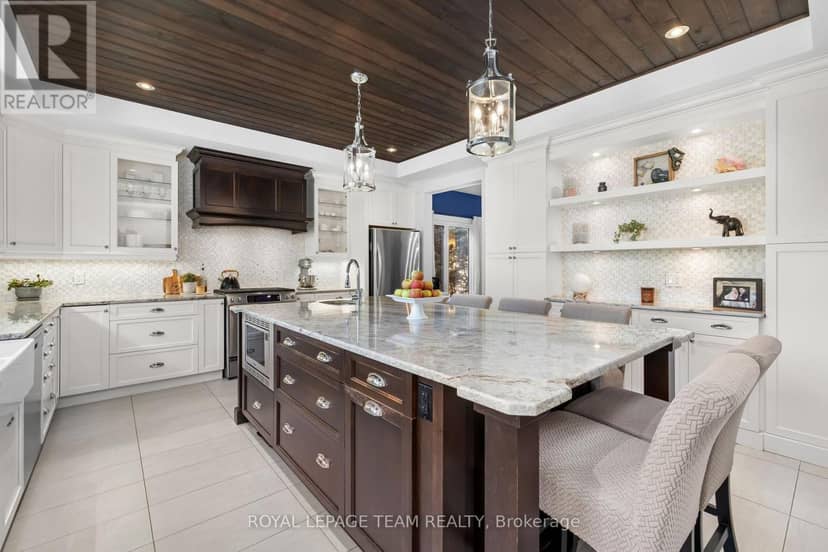 60 De La Rive Drive — photo 14 of 40