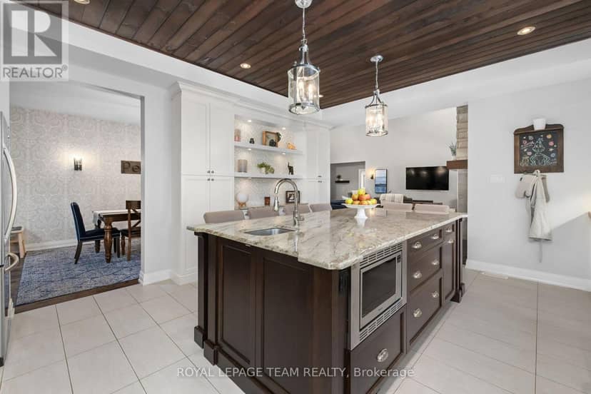 60 De La Rive Drive — photo 15 of 40