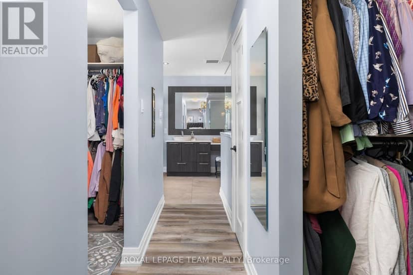 60 De La Rive Drive — photo 26 of 40