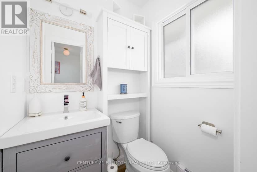 19 - 4 Paradise Boulevard — photo 13 of 25