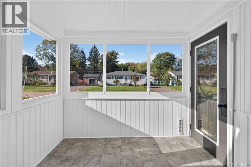 22 Ashburn Avenue — photo 4 of 40