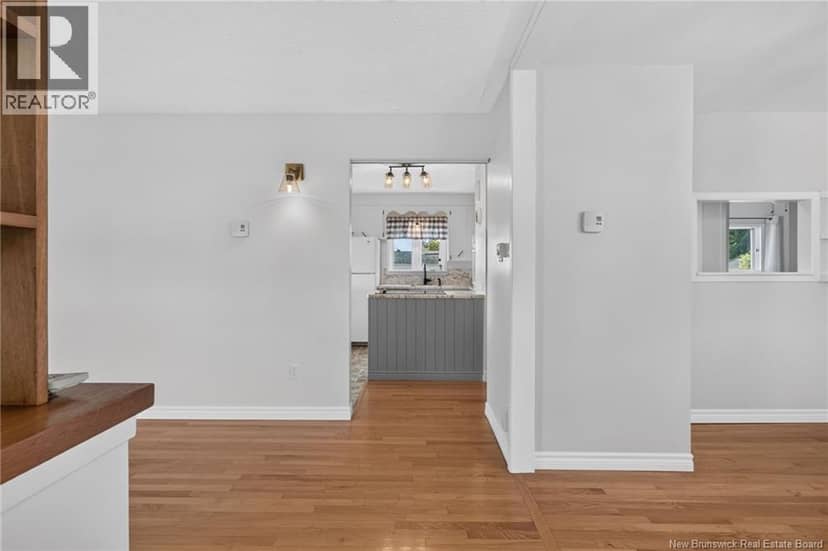 22 Ashburn Avenue — photo 5 of 40