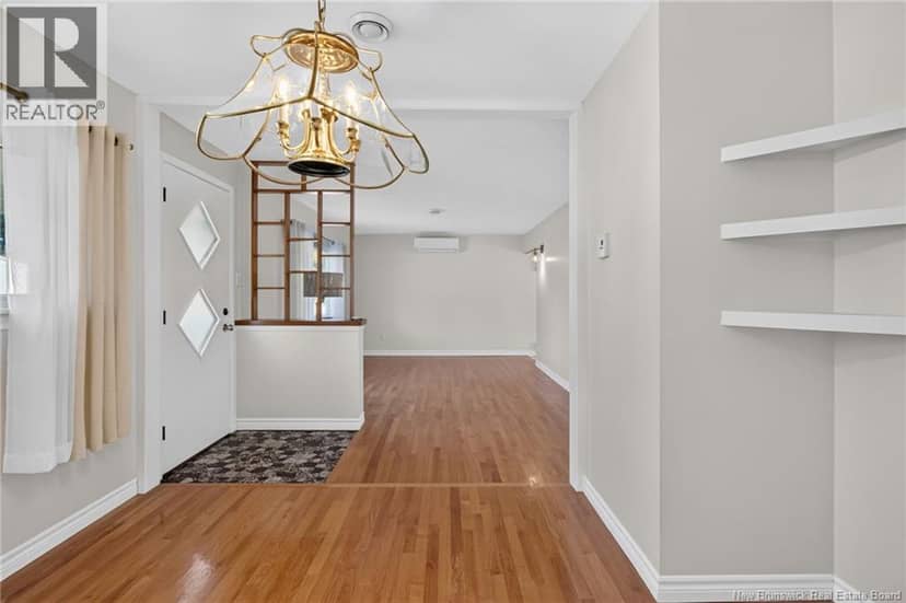 22 Ashburn Avenue — photo 8 of 40