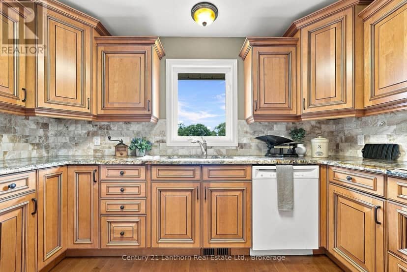 2318 Hutcheson (Hwy 15) Drive — photo 19 of 40
