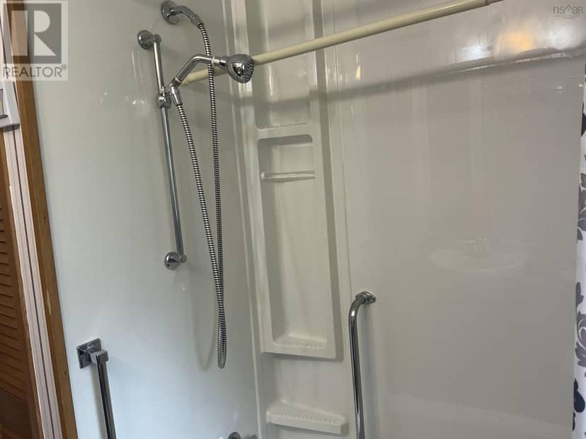 21 Elm Street — photo 16 of 25
