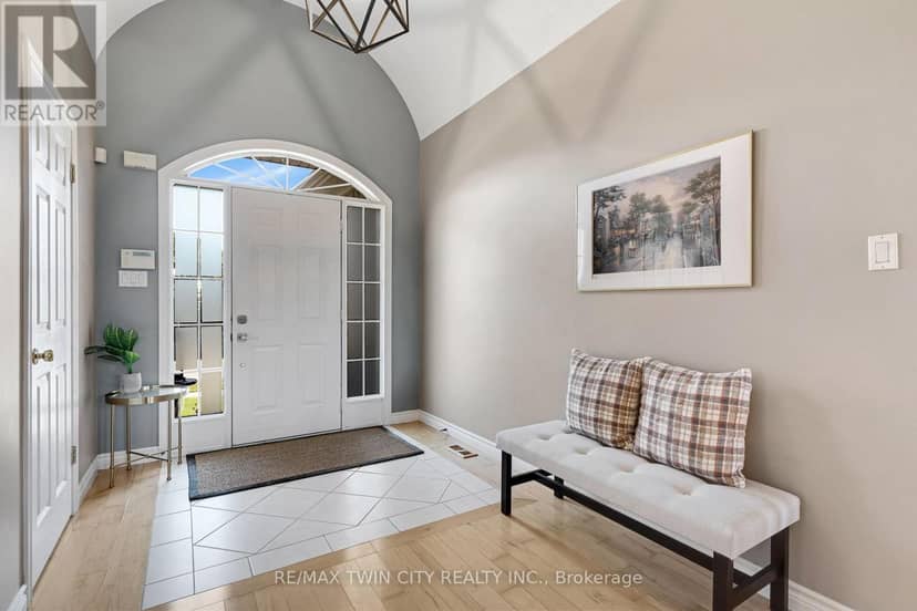 308 Deer Ridge Drive, Kitchener, photo 3