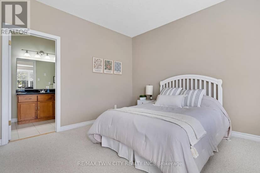 308 Deer Ridge Drive, Kitchener, photo 6