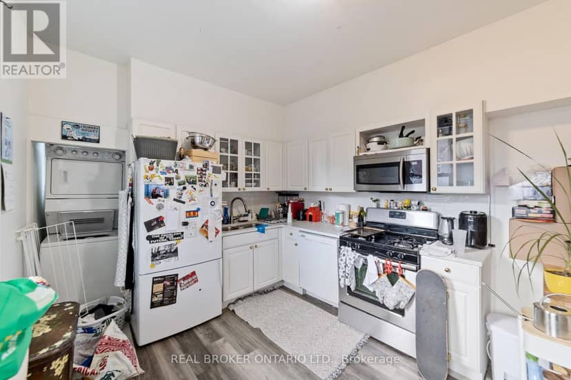 188-190 Caroline Street S — photo 21 of 32