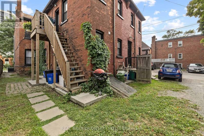 188-190 Caroline Street S — photo 31 of 32