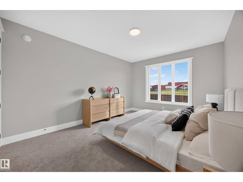 209 Hampshire Pt — photo 32 of 40