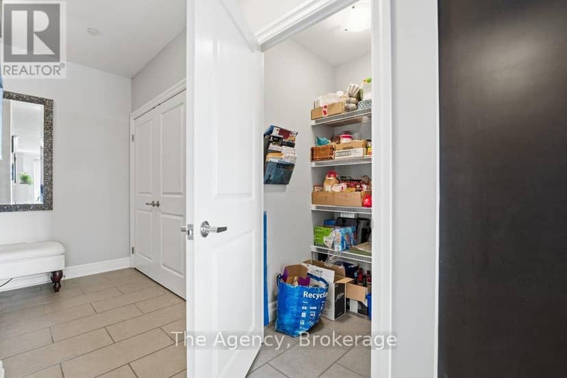 901 - 160 Macdonell Street — photo 10 of 39