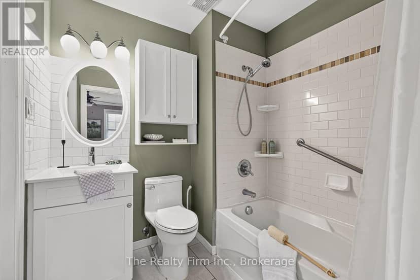 528 Ingersoll Avenue — photo 21 of 33